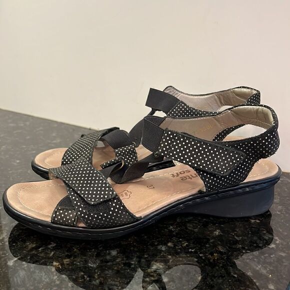 Reikers Remonte Women’s Soft Black Polka Dot Flat Sandal Reanne 57 Strap. - Picture 4 of 9